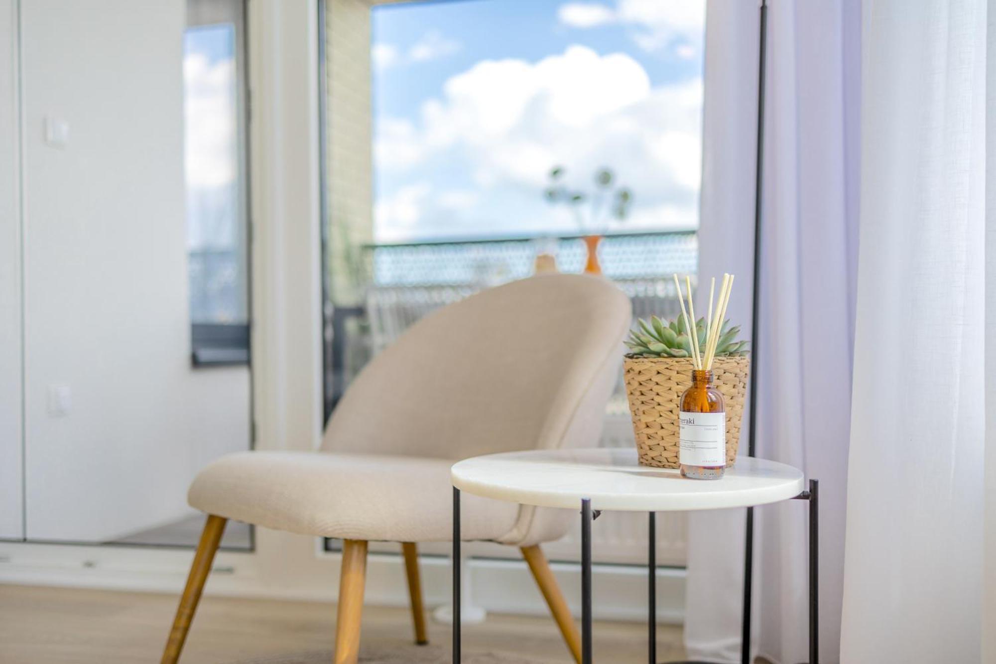 Bright 2Br - 4Th Floor, Balcony, Free Parking By Gravity Prague Leilighet Eksteriør bilde