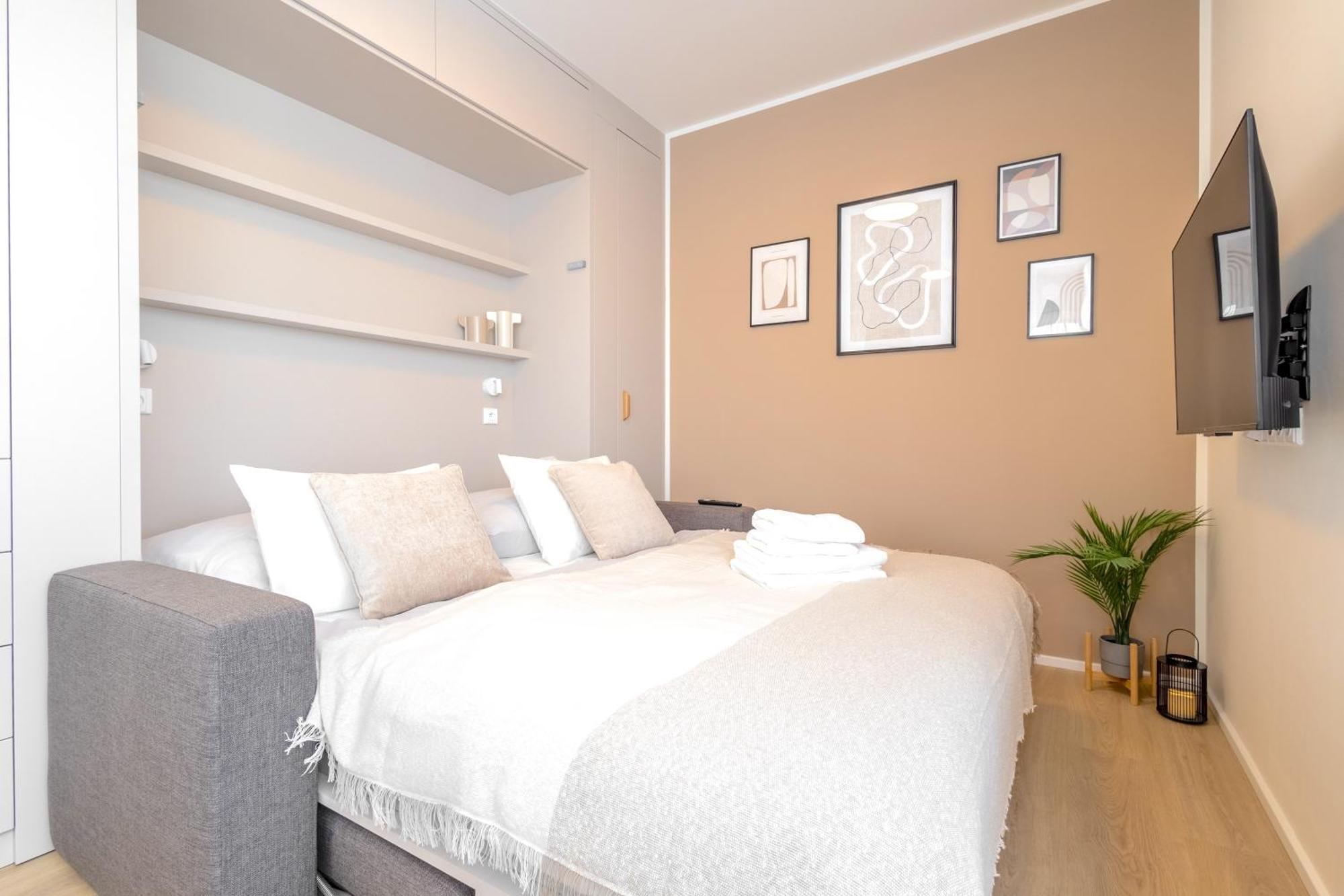 Bright 2Br - 4Th Floor, Balcony, Free Parking By Gravity Prague Leilighet Eksteriør bilde