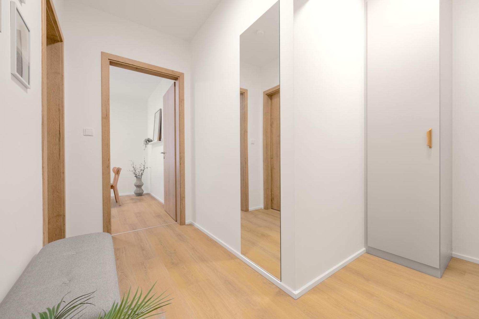 Bright 2Br - 4Th Floor, Balcony, Free Parking By Gravity Prague Leilighet Eksteriør bilde