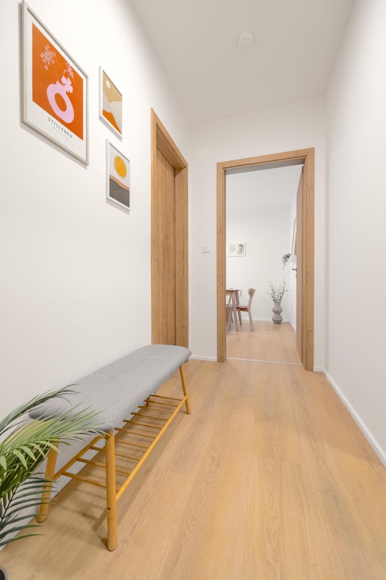 Bright 2Br - 4Th Floor, Balcony, Free Parking By Gravity Prague Leilighet Eksteriør bilde