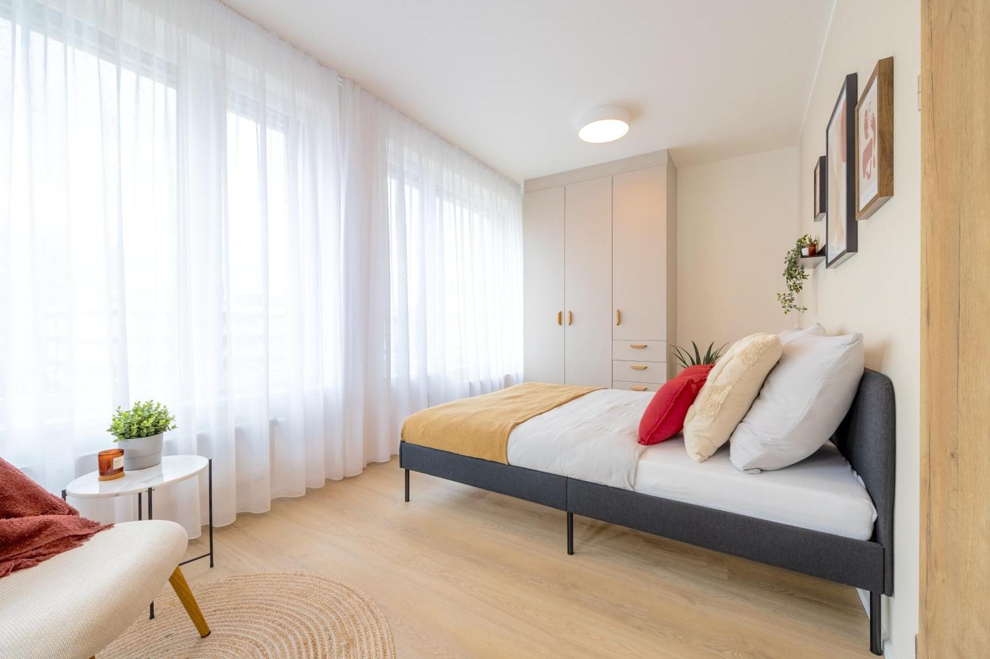 Bright 2Br - 4Th Floor, Balcony, Free Parking By Gravity Prague Leilighet Eksteriør bilde